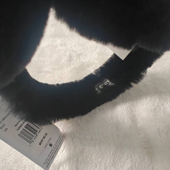 NWT UGG Classic Logo Genuine Dyed Shearling Earmuff - Picture 4 of 4